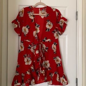 A kimono. Wraps tighter than pictured.